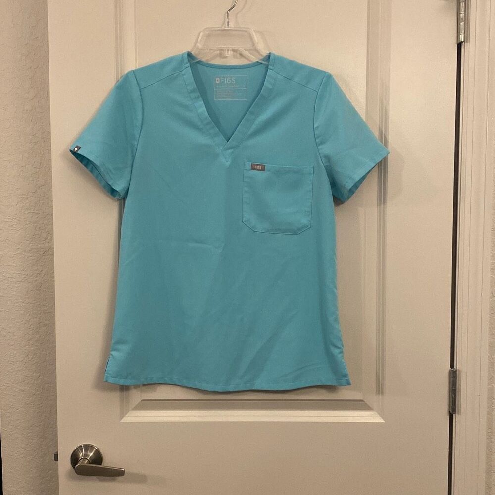 Figs scrub top size small
